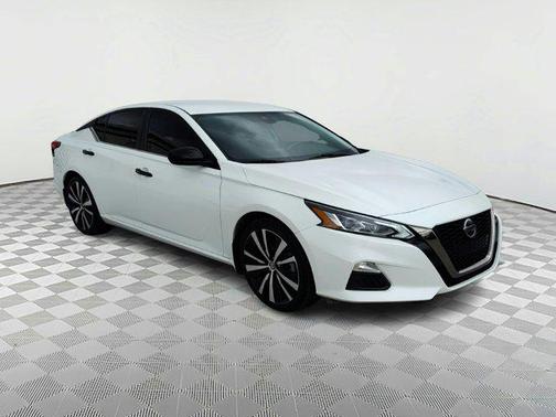 2021 Nissan Altima SR FWD