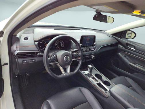 2021 Nissan Altima SR FWD