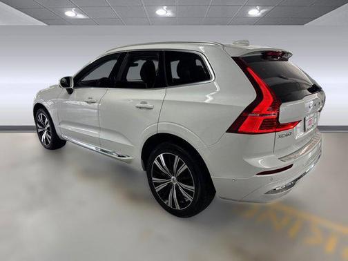 2023 Volvo XC60 B5 Plus Bright Theme