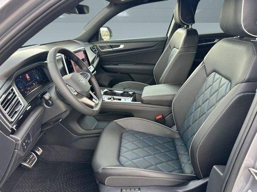 2025 Volkswagen Atlas Cross Sport 2.0T SEL Premium