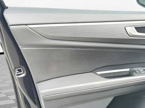 2025 Volkswagen Atlas Cross Sport 2.0T SE w/Technology 4MOTION