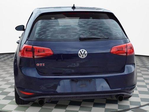 2015 Volkswagen Golf GTI 2.0T S 4-Door