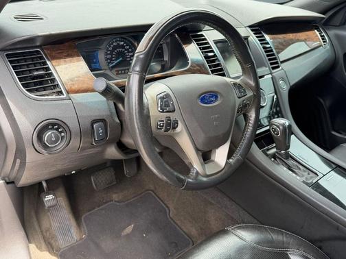 TUXEDO BLACK METALLIC 2013 Ford Taurus Limited
