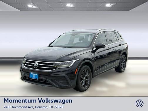 Deep Black Pearl 2022 Volkswagen Tiguan 2.0T SE