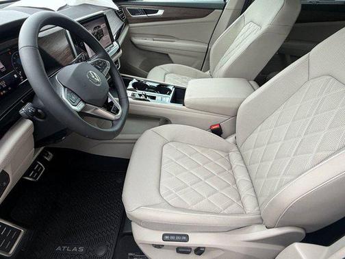 2026 Volkswagen Atlas 2.0T SEL Premium R-Line 4MOTION