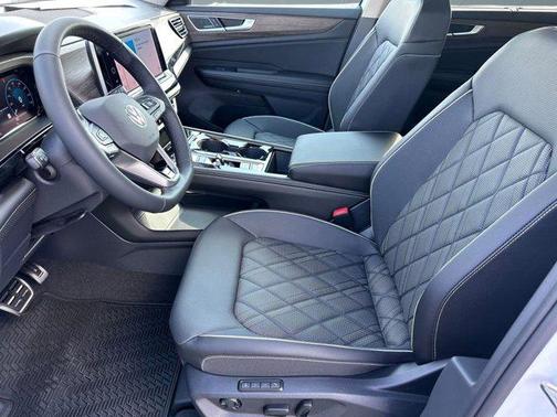 2026 Volkswagen Atlas 2.0T SEL Premium R-Line 4MOTION