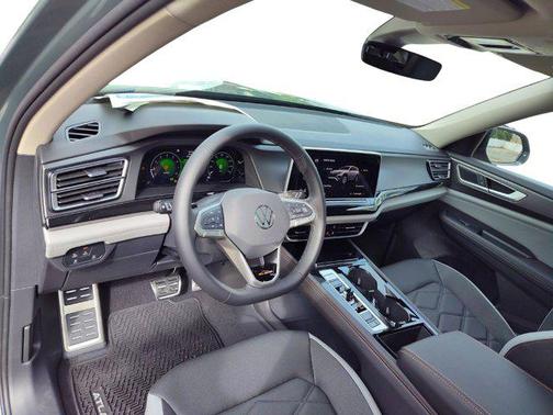 2025 Volkswagen Atlas 2.0T Peak Edition