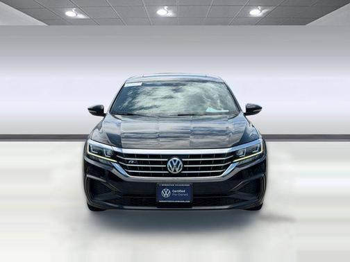 Deep Black Pearl 2022 Volkswagen Passat 2.0T R-Line