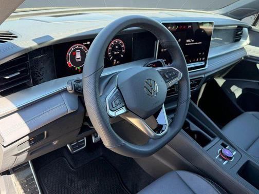 Sandstone w/Deep Black Roof 2026 Volkswagen Tiguan 2.0T SE R-Line Black