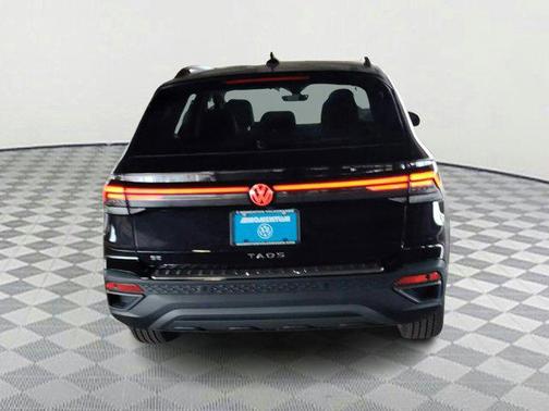 2025 Volkswagen Taos 1.5T SE Black