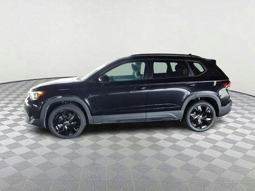 2025 Volkswagen Taos 1.5T SE Black