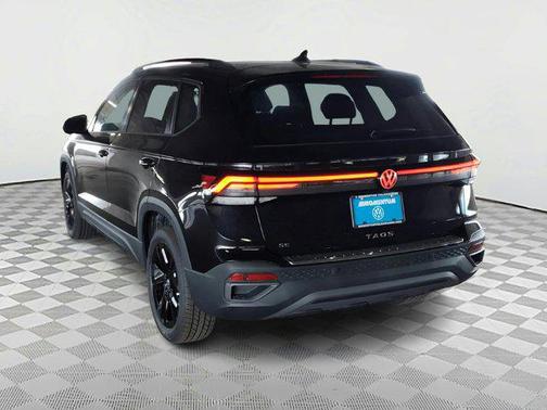2025 Volkswagen Taos 1.5T SE Black