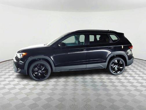 2025 Volkswagen Taos 1.5T SE Black
