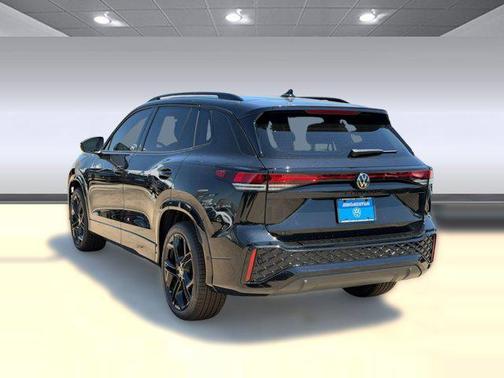 Deep Black Pearl 2026 Volkswagen Tiguan 2.0T SE R-Line Black