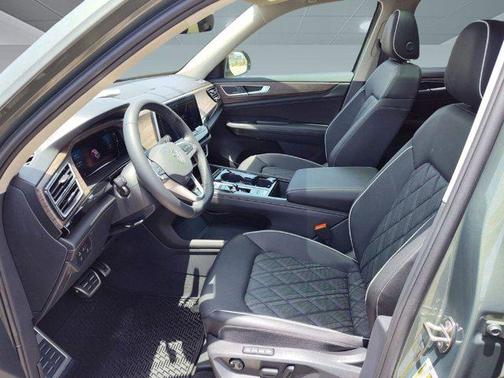 2025 Volkswagen Atlas 2.0T SEL Premium R-Line 4MOTION