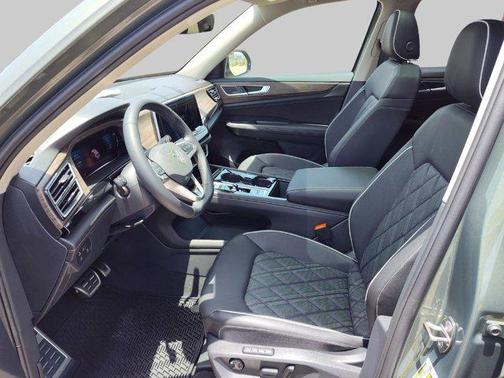 2025 Volkswagen Atlas 2.0T SEL Premium R-Line 4MOTION