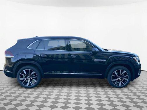 2025 Volkswagen Atlas Cross Sport 2.0T SEL Premium