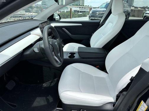 2024 Tesla Model Y Long Range Dual Motor All-Wheel Drive