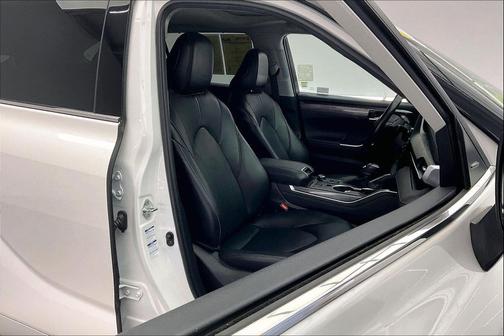 Blizzard Pearl 2020 Toyota Highlander Limited