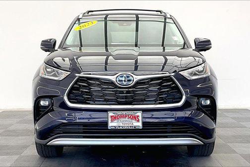 2023 Toyota Highlander Hybrid Platinum