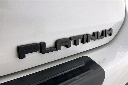 2023 Toyota Highlander Hybrid Platinum