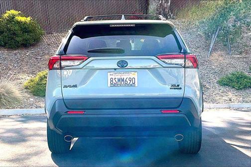 2020 Toyota RAV4 Hybrid XLE