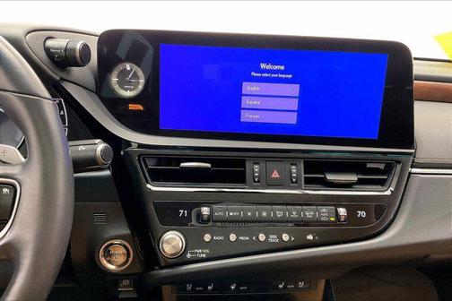 2025 Lexus ES 300h Base