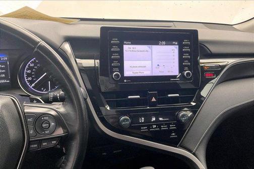 Super White 2021 Toyota Camry SE