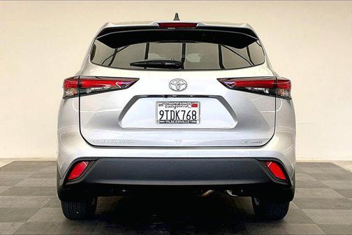 2025 Toyota Highlander LE
