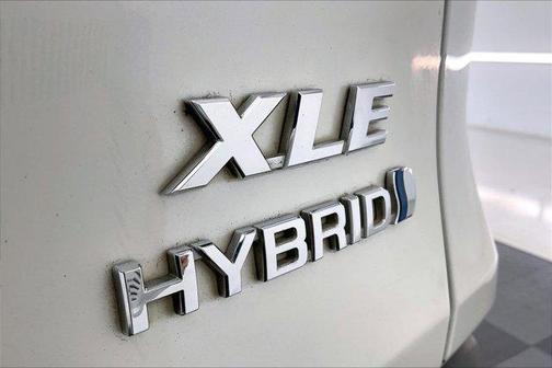 2021 Toyota RAV4 Hybrid XLE Premium