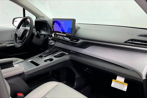 2025 Toyota Sienna XLE 7 Passenger