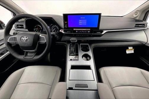 2025 Toyota Sienna XLE 7 Passenger