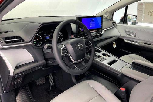 2025 Toyota Sienna XLE 7 Passenger