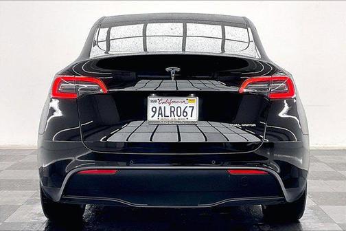 2022 Tesla Model Y Long Range Dual Motor All-Wheel Drive