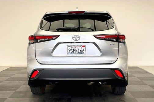 2025 Toyota Highlander Hybrid XLE