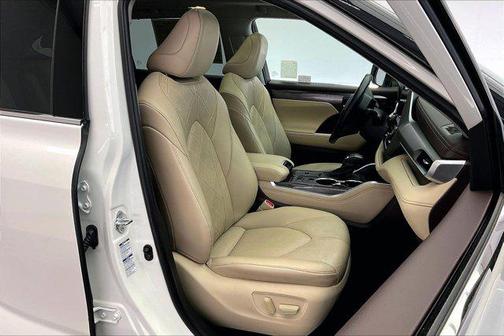 2021 Toyota Highlander Hybrid Platinum