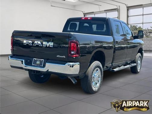 2025 RAM 2500 Tradesman Crew Cab 4x4 6'4' Box