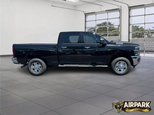 2025 RAM 2500 Tradesman Crew Cab 4x4 6'4' Box