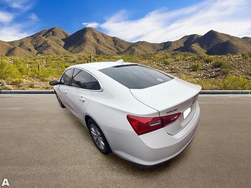 Summit White 2018 Chevrolet Malibu LT