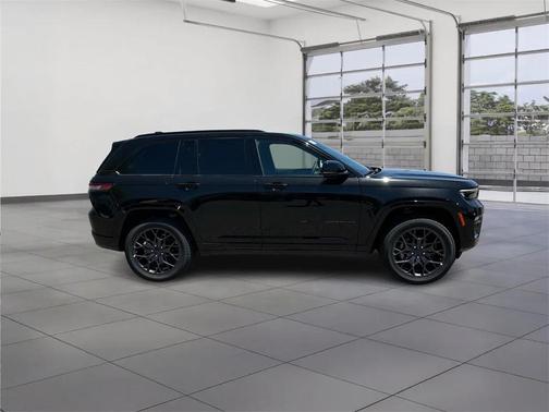 2025 Jeep Grand Cherokee Summit