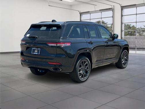 2025 Jeep Grand Cherokee Summit