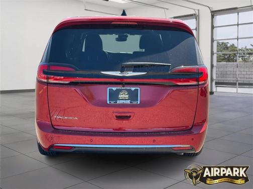 2026 Chrysler Pacifica L