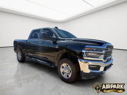 Diamond Black Crystal Pearlcoat 2026 RAM 2500 Tradesman