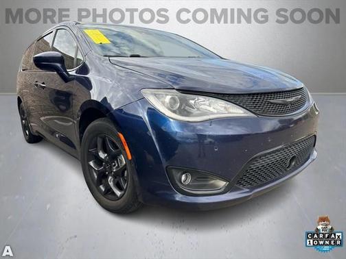 2020 Chrysler Pacifica Touring
