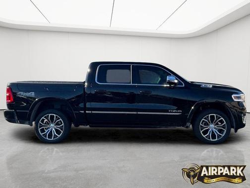 Diamond Black Crystal Pearlcoat 2026 RAM 1500 ST