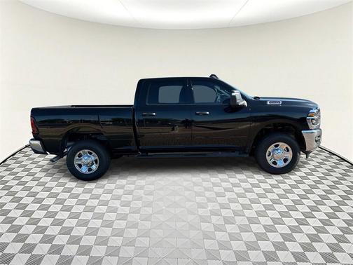 2025 RAM 2500 Tradesman Crew Cab 4x4 6'4' Box