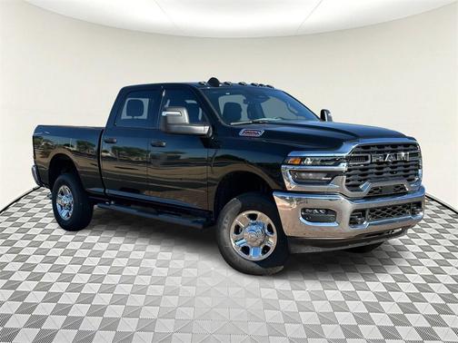 2025 RAM 2500 Tradesman Crew Cab 4x4 6'4' Box