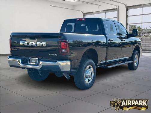 2025 RAM 2500 Tradesman Crew Cab 4x4 6'4' Box