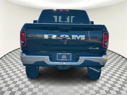 2025 RAM 2500 Tradesman Crew Cab 4x4 6'4' Box