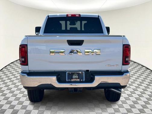2025 RAM 2500 Tradesman Crew Cab 4x4 6'4' Box